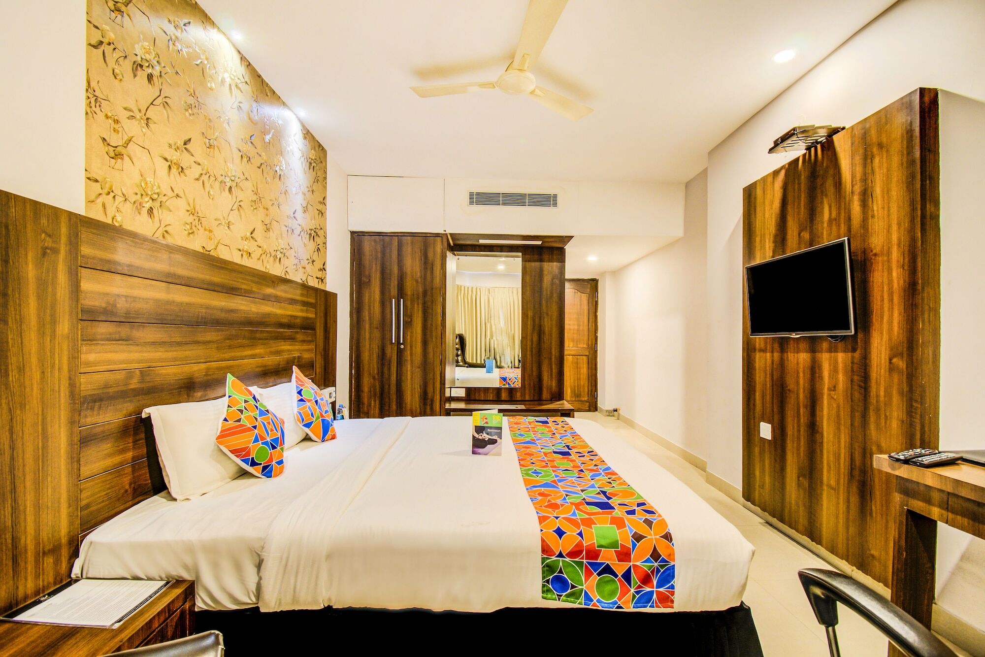 Hotel Fabhotel Dawn